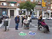 Pavimentos accesibles: Correcta señalización del recorrido. Pavimentos uniformes. 