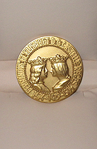 Medalla de Oro, Foro Europa 2001,por la trayectoria Profesional 2010. 